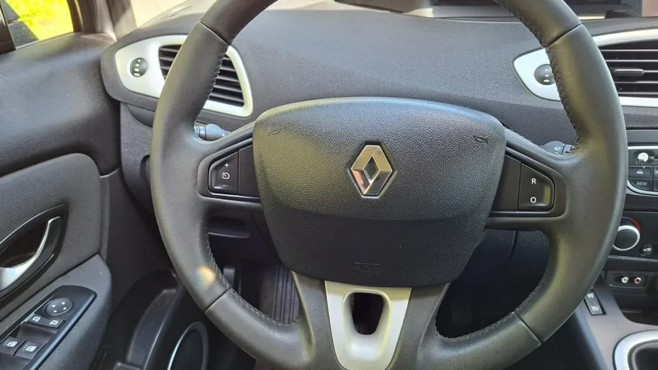 RENAULT Megane -