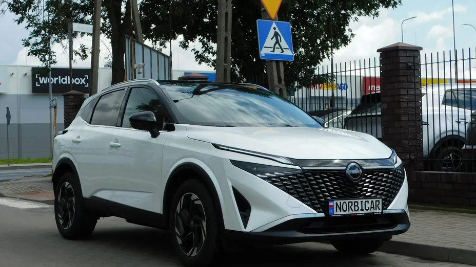 NISSAN Qashqai -