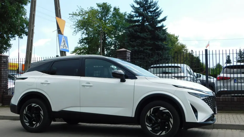 NISSAN Qashqai -