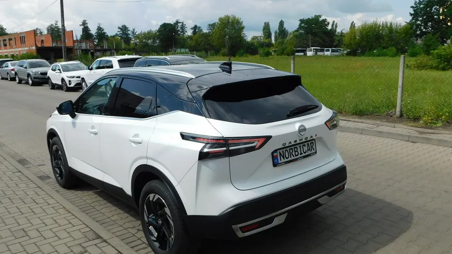 NISSAN Qashqai -