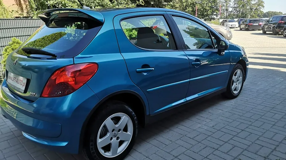 PEUGEOT 207 -
