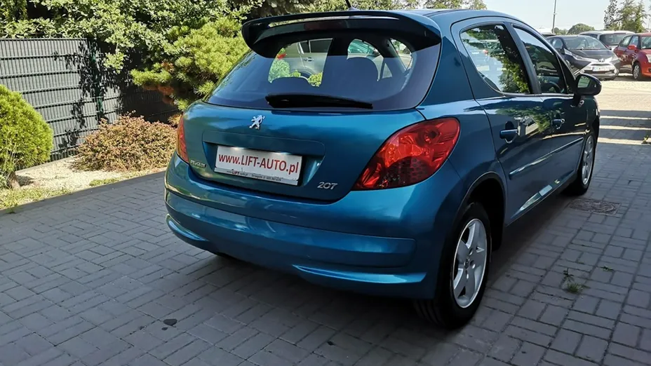 PEUGEOT 207 -