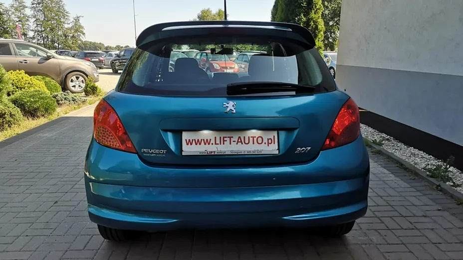 PEUGEOT 207 -
