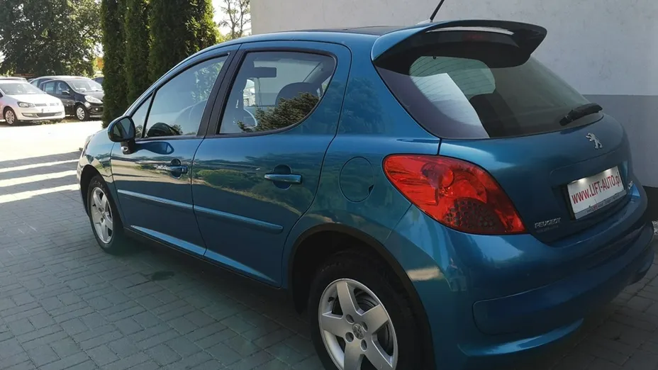 PEUGEOT 207 -