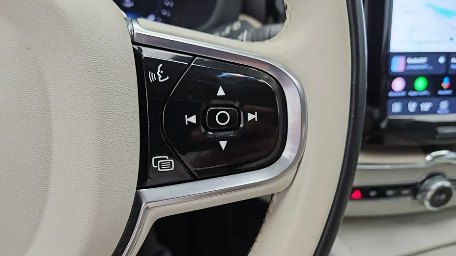 VOLVO XC60 -