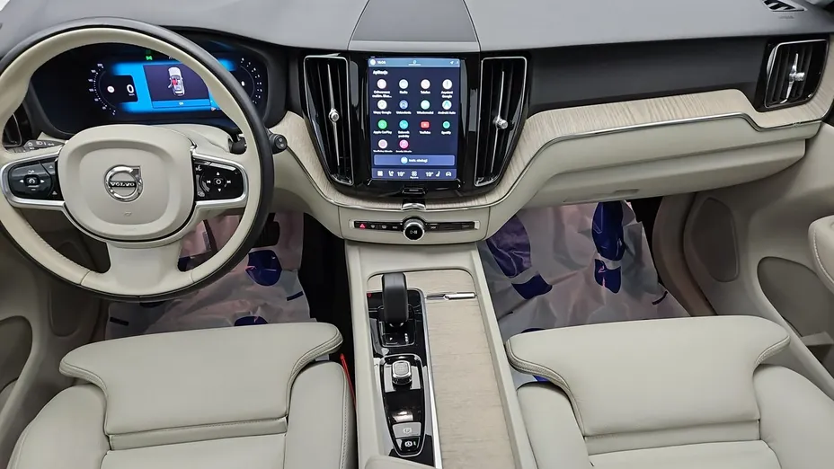 VOLVO XC60 -