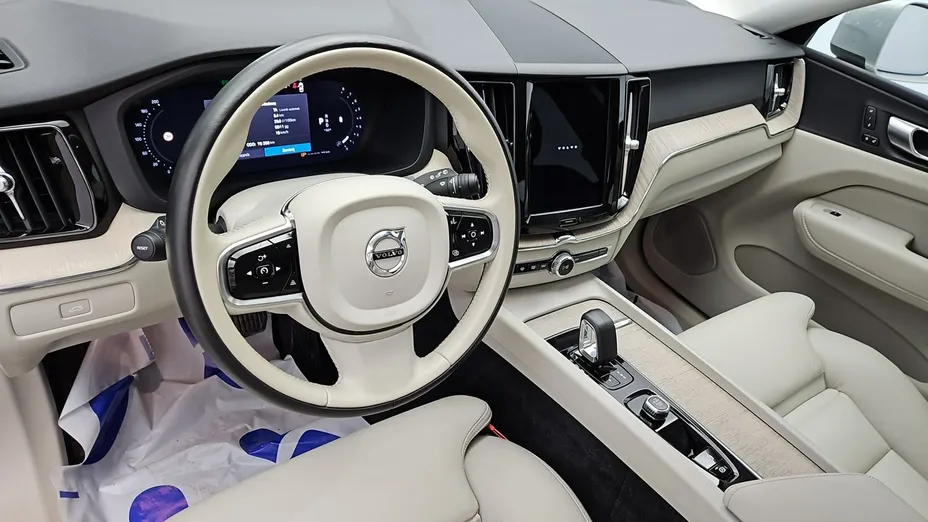 VOLVO XC60 -