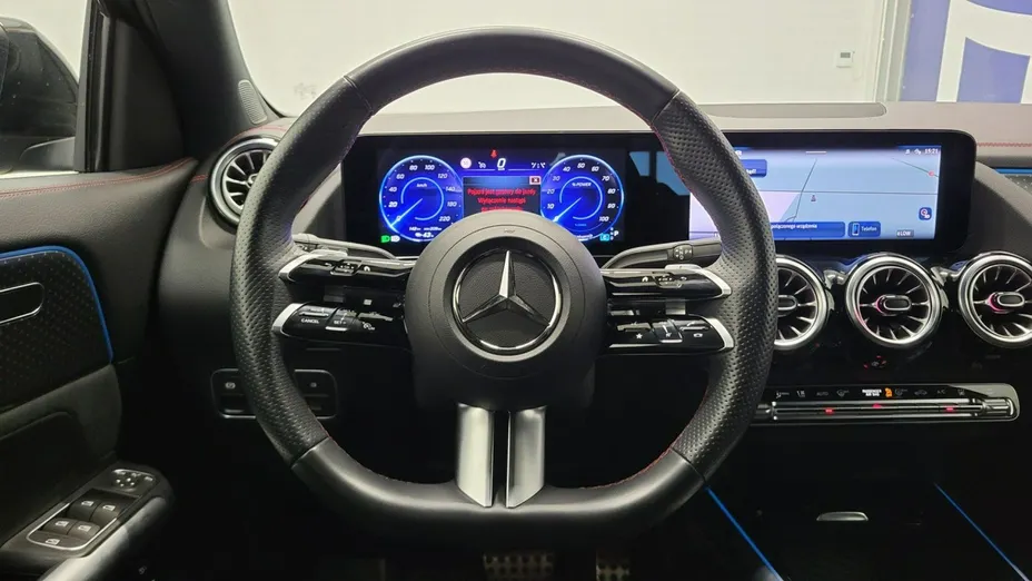 MERCEDES-BENZ EQA -