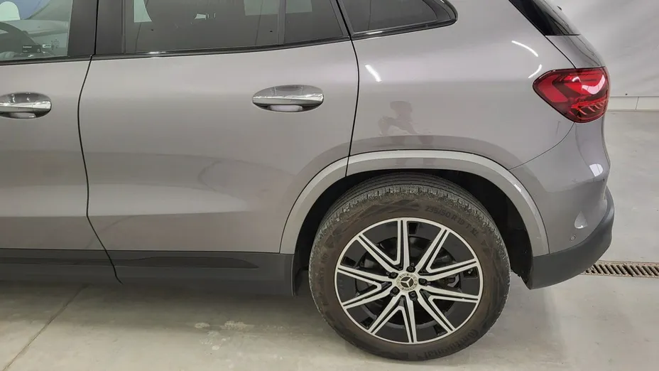 MERCEDES-BENZ EQA -