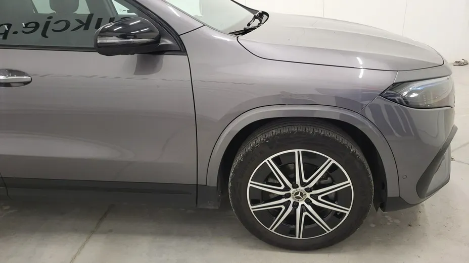 MERCEDES-BENZ EQA -