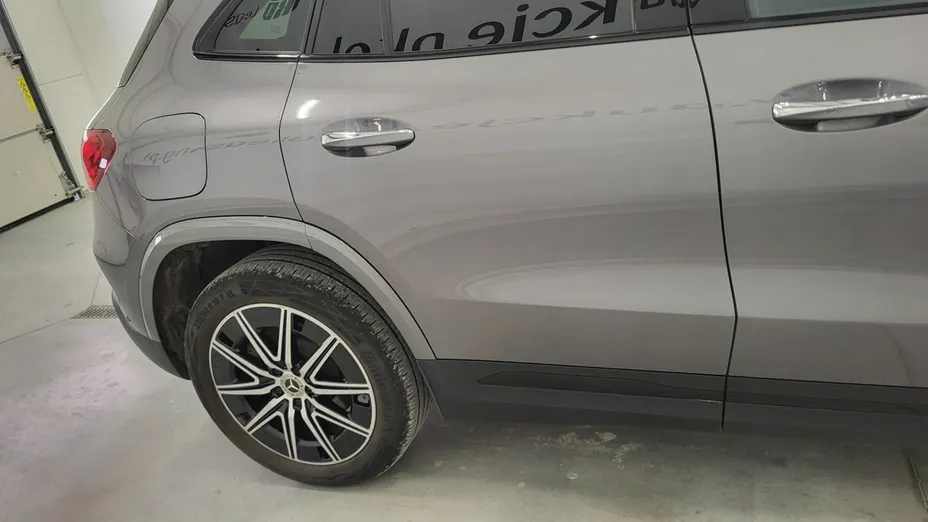 MERCEDES-BENZ EQA -