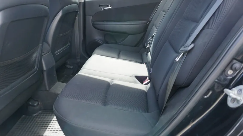 HYUNDAI i30 -