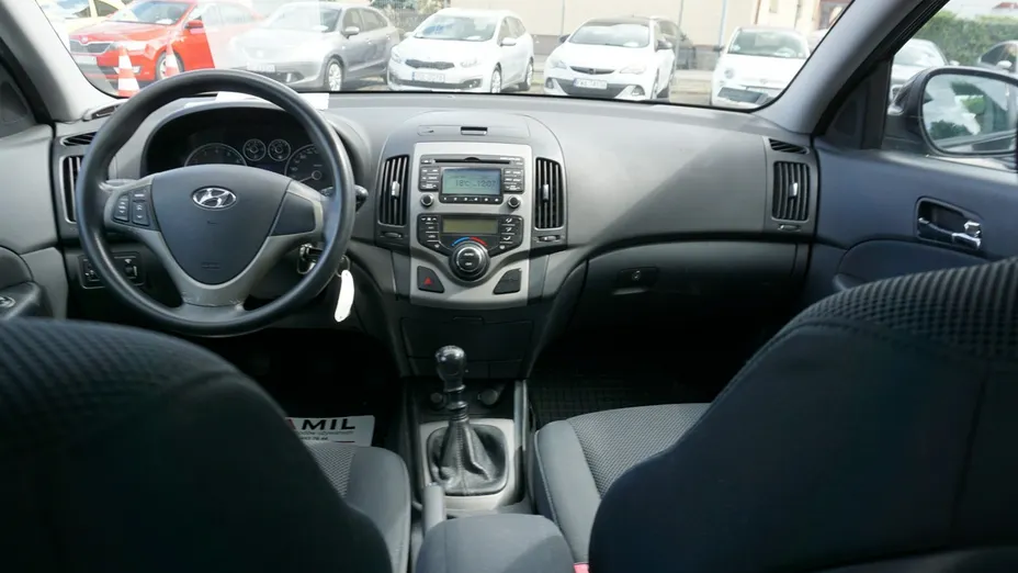HYUNDAI i30 -