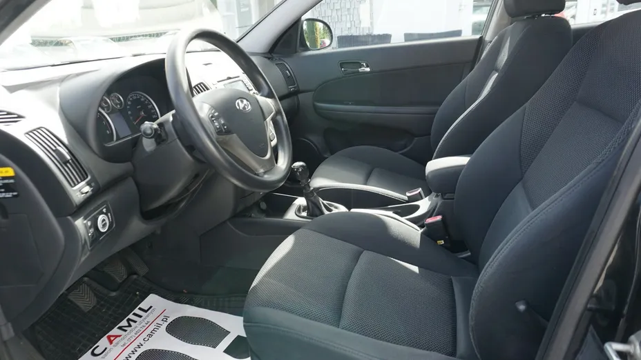 HYUNDAI i30 -