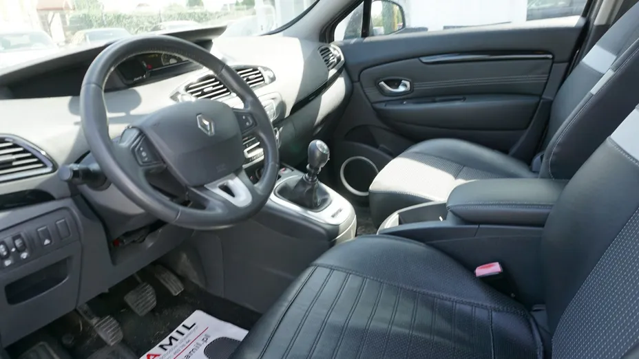 RENAULT Scenic -