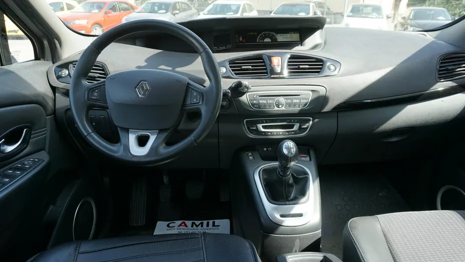 RENAULT Scenic -