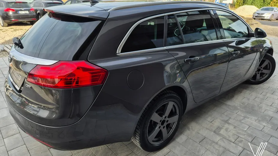 OPEL Insignia -