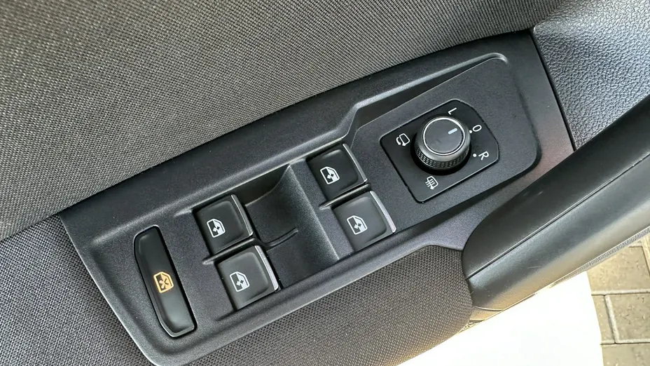 VOLKSWAGEN Tiguan -