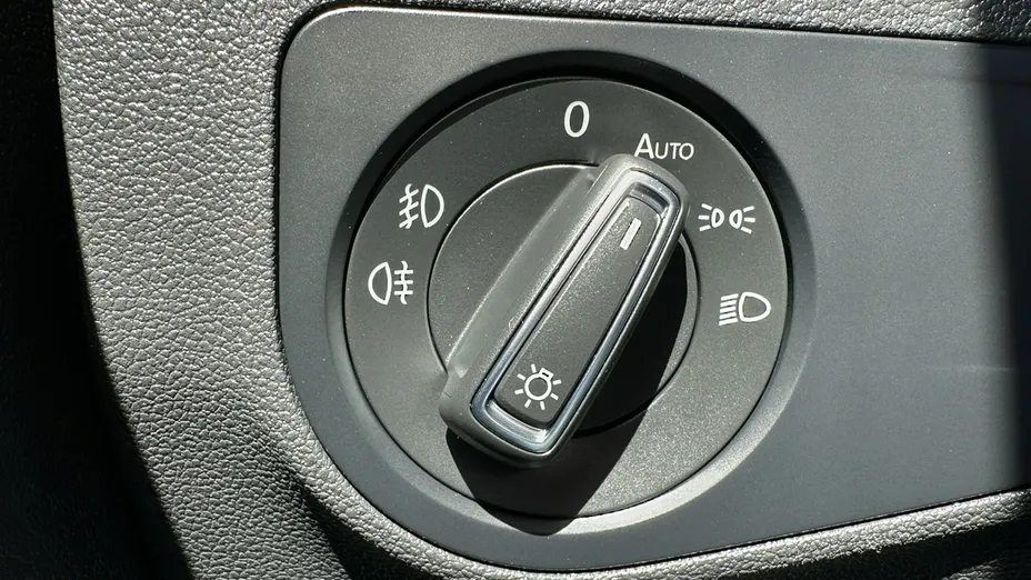 VOLKSWAGEN Tiguan -