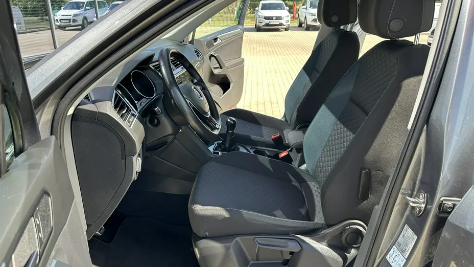 VOLKSWAGEN Tiguan -