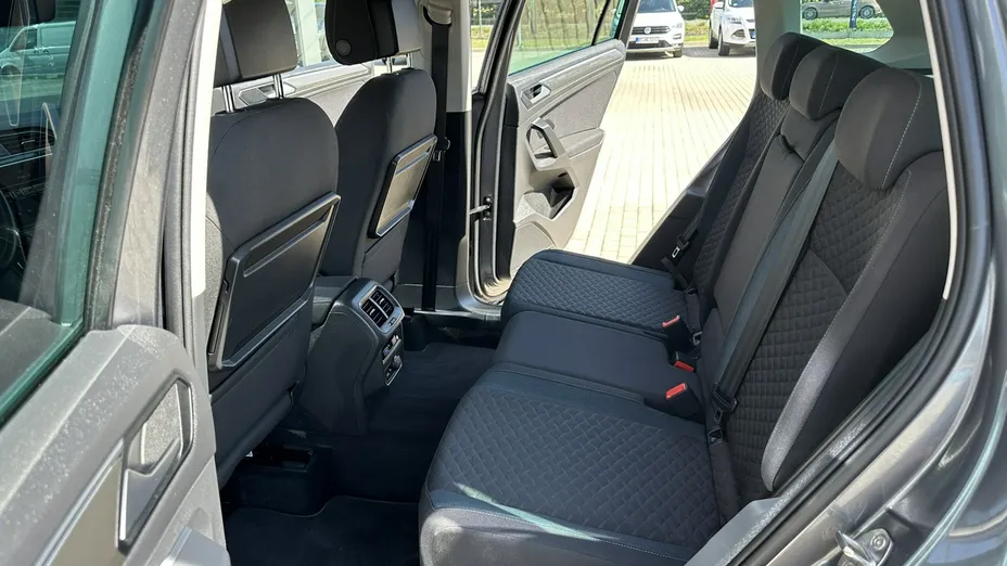 VOLKSWAGEN Tiguan -