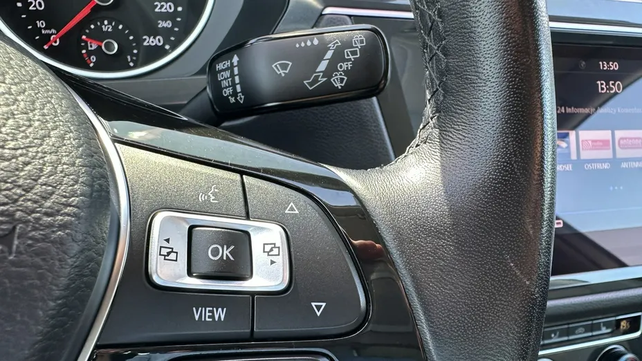 VOLKSWAGEN Tiguan -