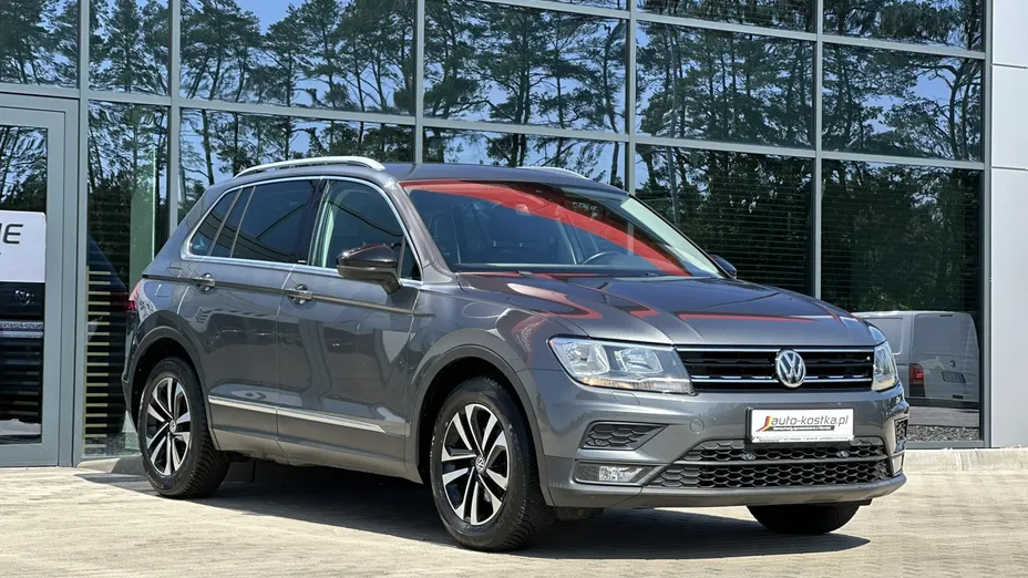 VOLKSWAGEN Tiguan -