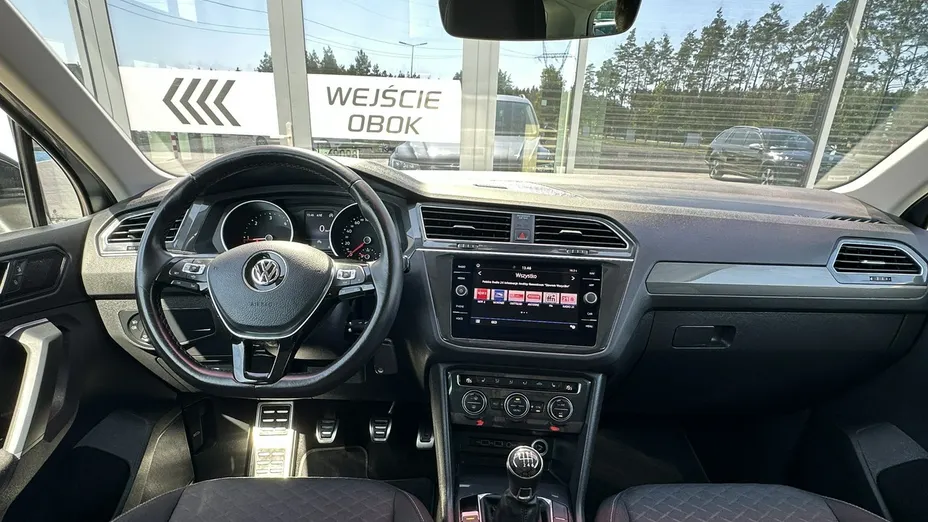 VOLKSWAGEN Tiguan -
