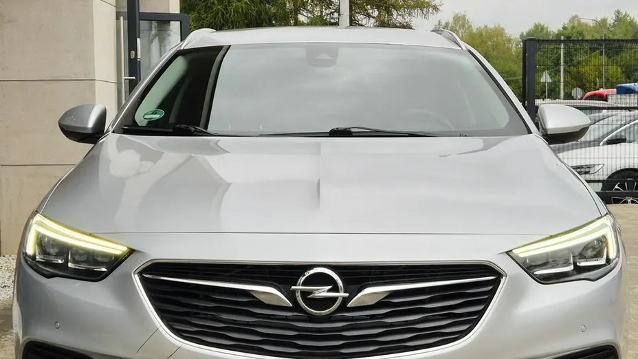 OPEL Insignia -