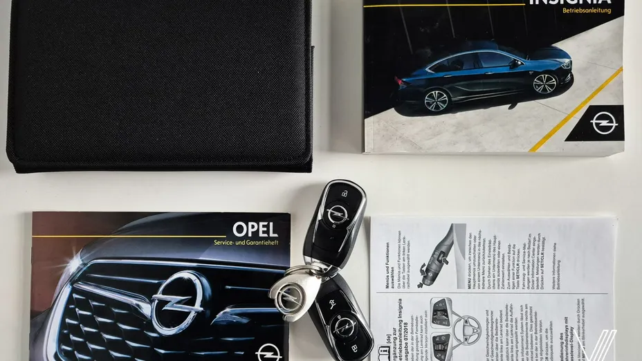 OPEL Insignia -