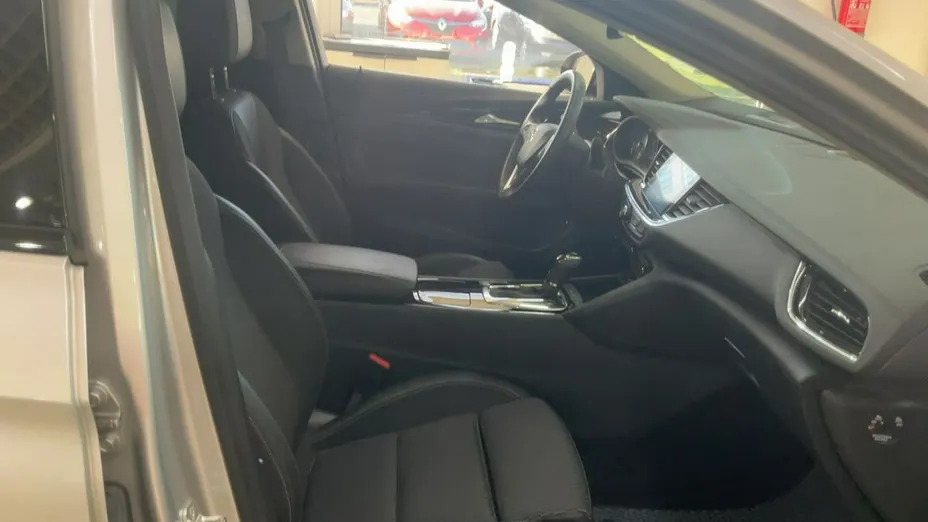 OPEL Insignia -