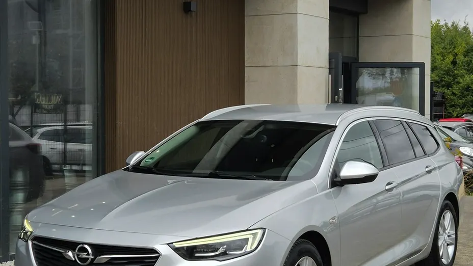 OPEL Insignia -