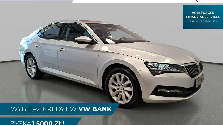 SKODA Superb -