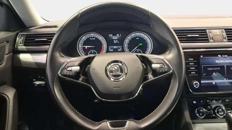 SKODA Superb -