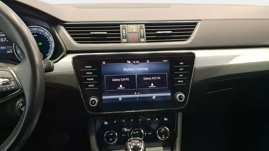 SKODA Superb -