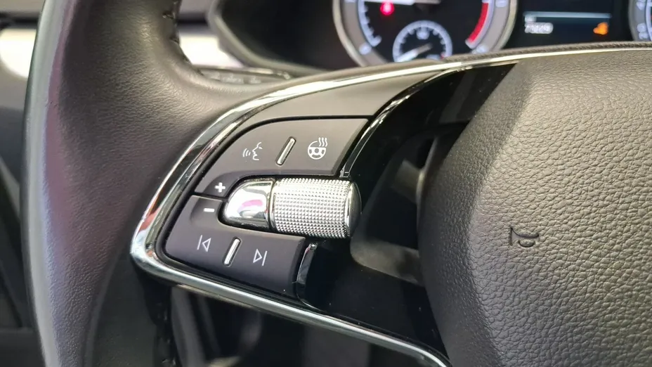 SKODA Superb -