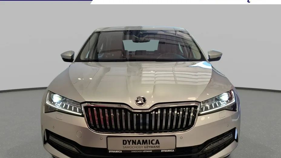 SKODA Superb -