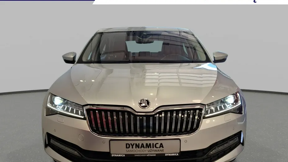 SKODA Superb -