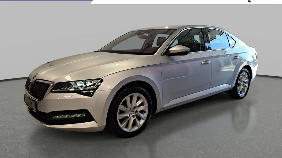 SKODA Superb -