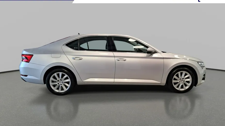 SKODA Superb -