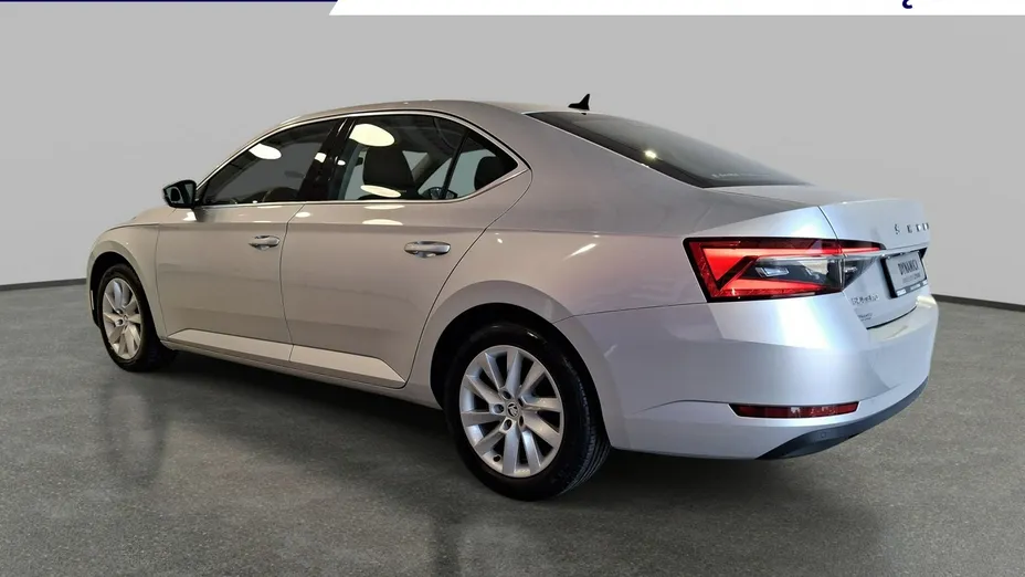 SKODA Superb -