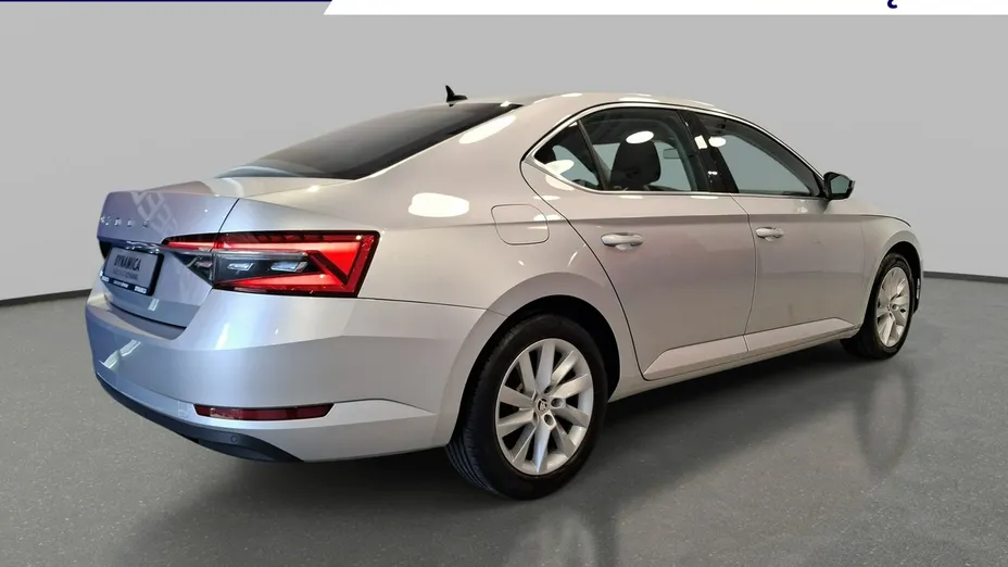 SKODA Superb -