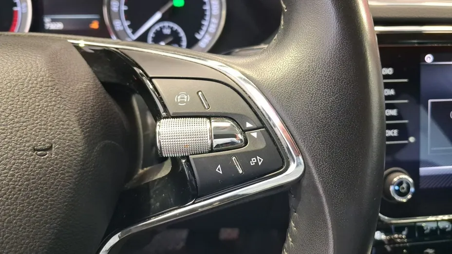 SKODA Superb -