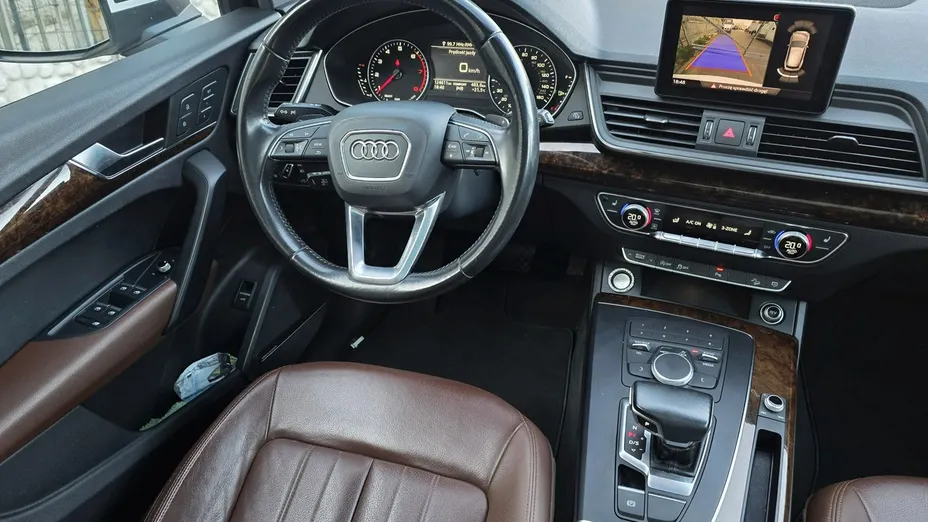 AUDI Q5 -