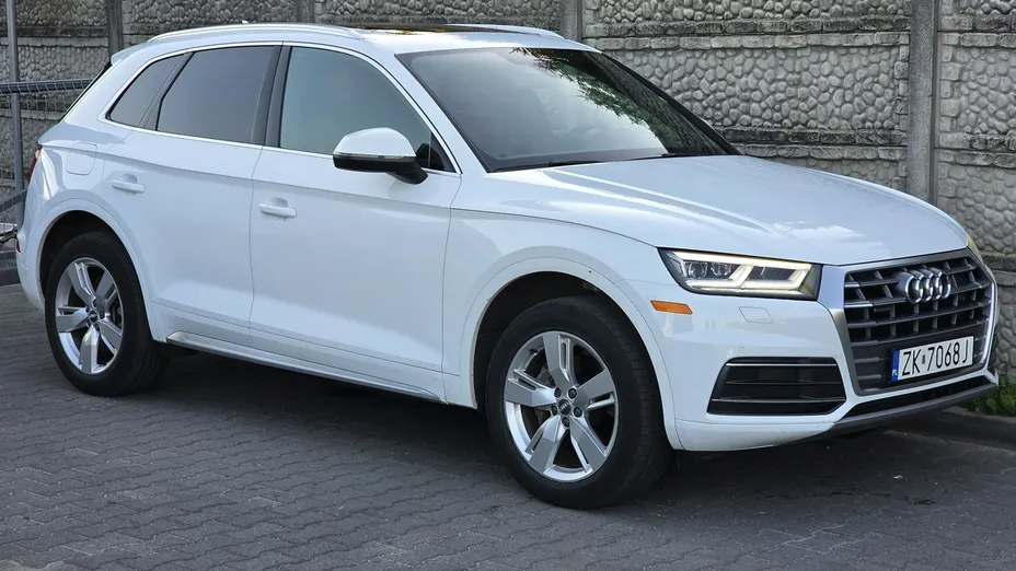 AUDI Q5 -