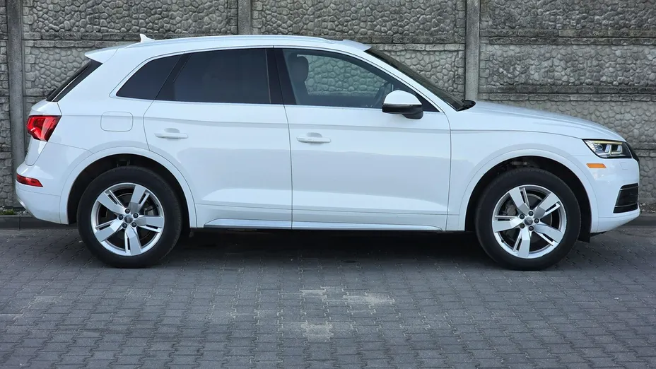 AUDI Q5 -