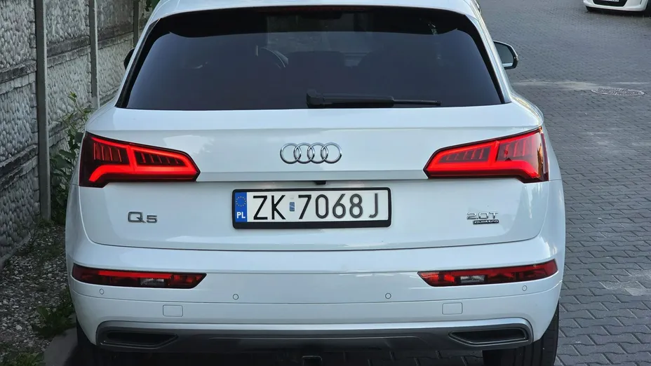AUDI Q5 -