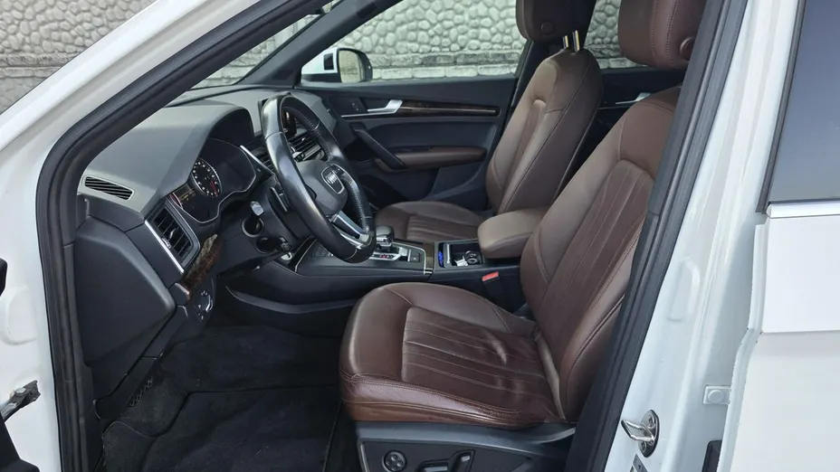 AUDI Q5 -