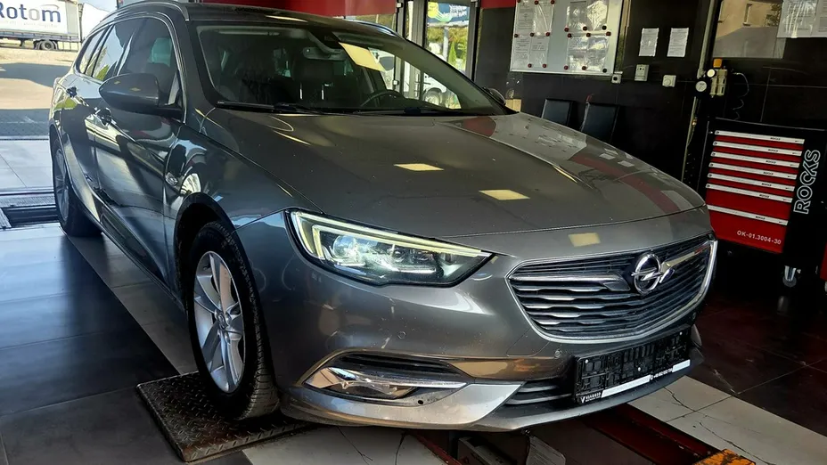 OPEL Insignia -
