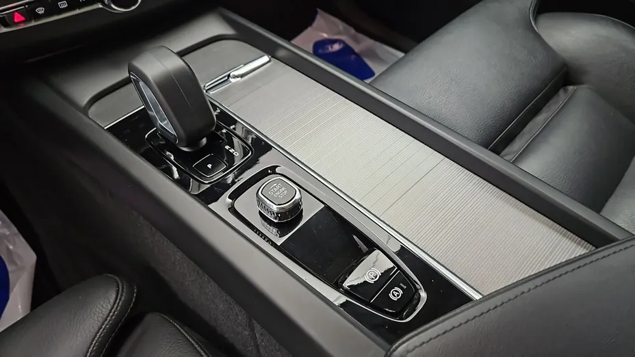VOLVO XC60 -